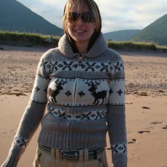 Aritzia TNA 100% Lambswool zip sweater - Picture 10 of 10